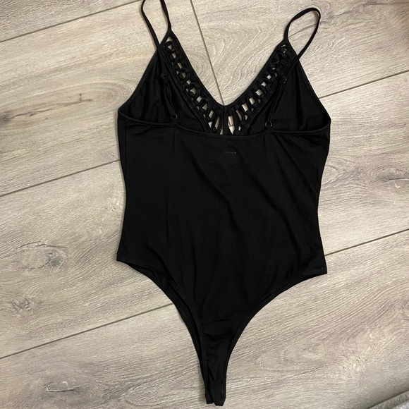 Front detail low cut bodysuit - Picture 2 of 2